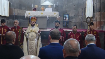 Հովհաննավանքում կարգալույծ եղած քահանա Ստեփան Ասատրյանը «պատարագ» է անցկացնում (տեսանյութ)