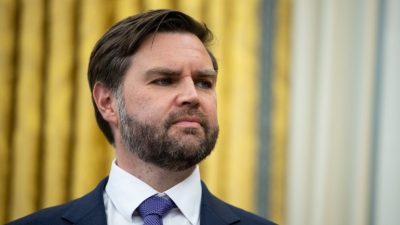 ԱՄՆ փոխնախագահի ավտոշարասյունը վնասվել է պայթող արկի բեկորներից. լրատվամիջոց