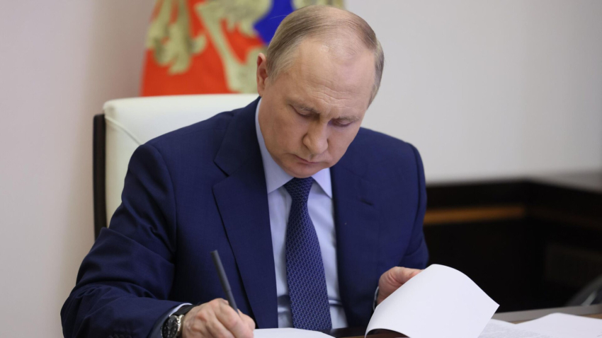 Պուտինը Հայ-Ռուսական համալսարանի գործունեության վերաբերյալ օրենք է ստորագրել