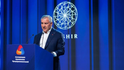 Հատուկջոկատայինները խուզարկություններ են իրականացնում Սամվել Կարապետյանի տանը