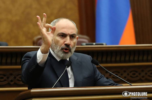 Ես ձեզ պատերով կտամ, քաղաքական դիակի մնացորդները դուրս կհանեն, ոտի տակ կտամ. Փաշինյանի նախկին 3 նախագահներին. Տեսանյութ