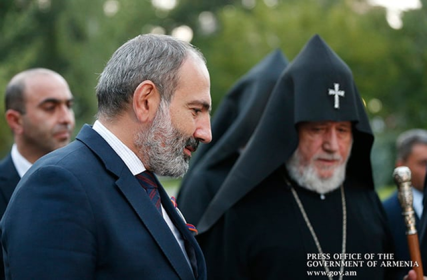 Փաշինյանը հայտնվել է լուրջ երկընտրանքի առջև. հանրությունը, հասարակական ու քաղաքական ուժերը՝ Եկեղեցու կողքին. «Փաստ»