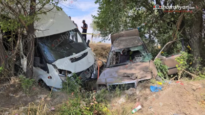 Երևան-Արմավիր ճանապարհին բախվել են «Mercedes»-ը և «Ford Transit»-ը. կա 3 տուժած