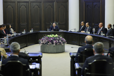Իշխանավորների հարստացումը, ճոխ կենսակերպն ու թոշակների թշվառությունը. «Փաստ»