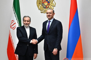 Իրանը դեմ է տարածաշրջանի՝ միջազգայնորեն ճանաչված սահմանների ցանկացած փոփոխության. Արաղչին՝ Արմեն Գրիգորյանին