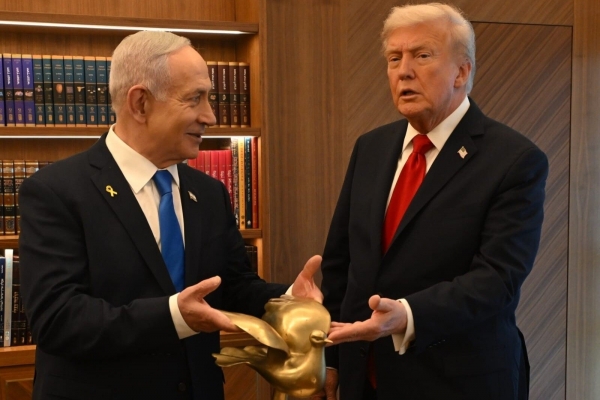 Նեթանյահուն Թրամփին աղավնու ոսկե արձանիկ է նվիրել