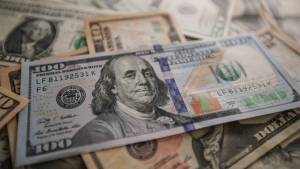 Դոլարը մի փոքր թանկացել է. եվրոն էժանացել է