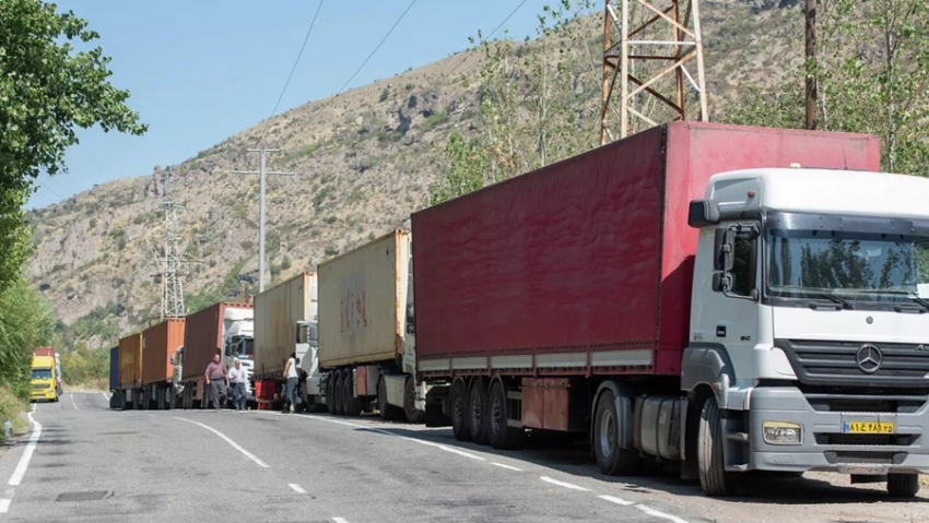 Կոնյակով բեռնված 83 բեռնատարներ կարող են Գեզի անցակետից գնալ Վերին Լարս