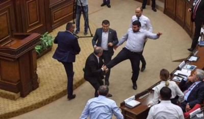 «Սպասեք, կինոն դեռ առջեւում է». ՔՊ-ականներին հրահանգվել է դեռ ափեղ-ցփեղ չխոսել. «Հրապարակ»