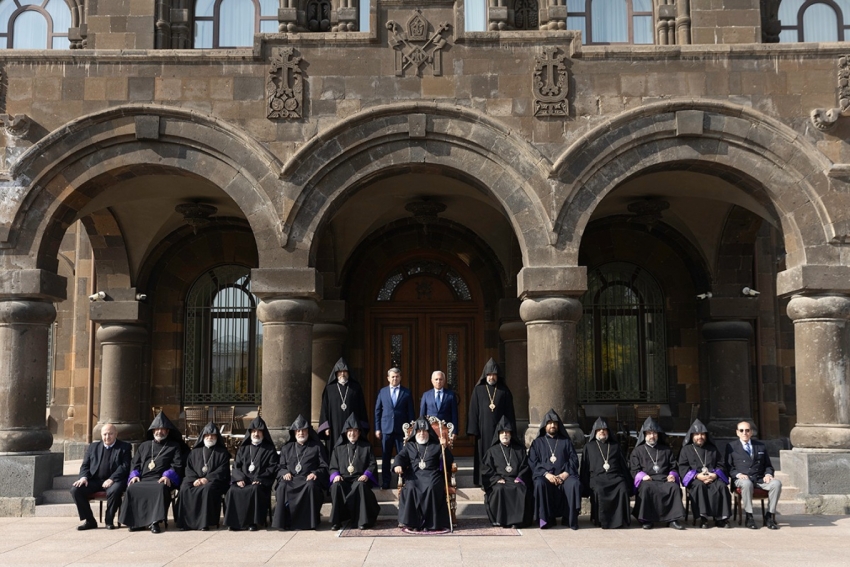 Գերագույն հոգևոր խորհուրդը խստորեն դատապարտել է Եկեղեցու և եկեղեցականների իրավունքների նկատմամբ իրականացվող բացահայտ ապօրինի ոտնձգություններն ու ճնշումները