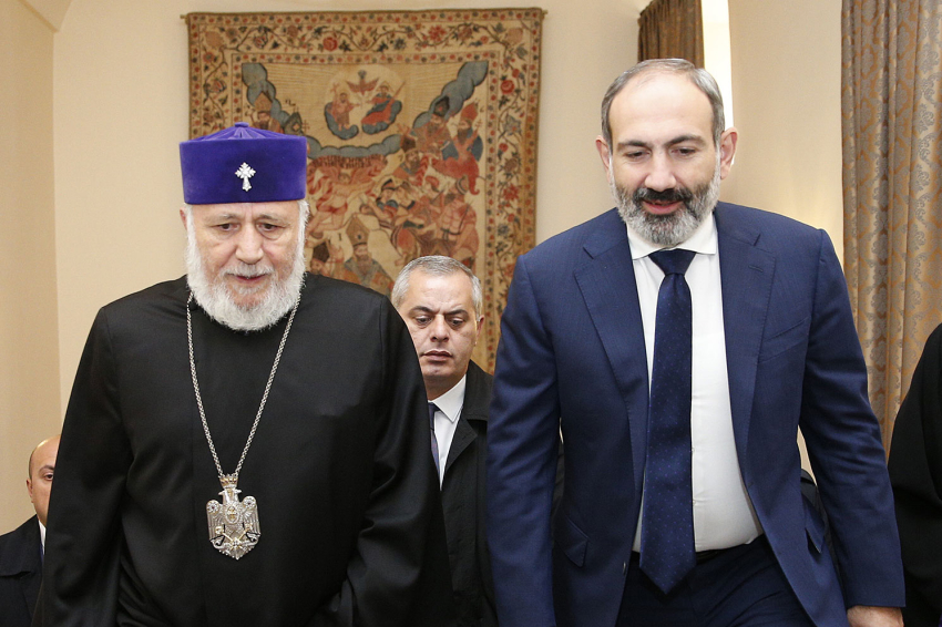 Ցավոք, կաթողիկոսի թեկնածու չունեմ, կաթողիկոսի նկարագիր ունեմ․ Փաշինյան