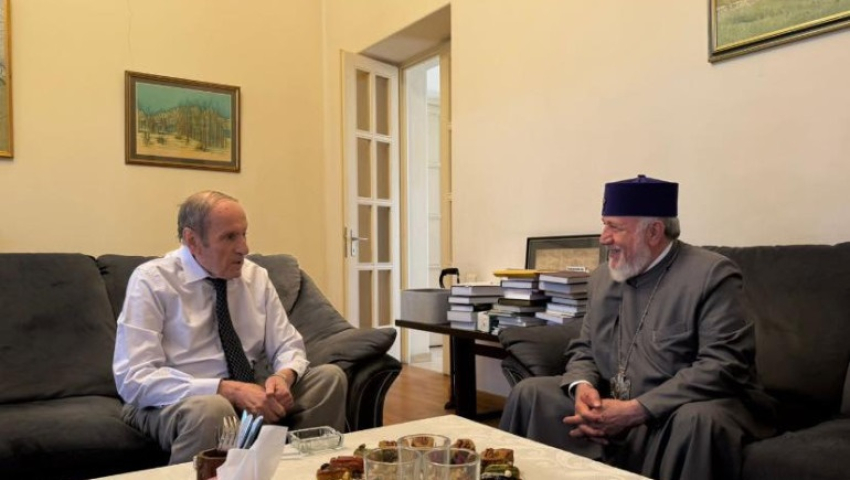 Փաշինյանը հաստատաբար պարտվելու է նաև Հայոց եկեղեցուն հայտարարած պատերազմում. Տեր-Պետրոսյանը՝ Վեհափառին