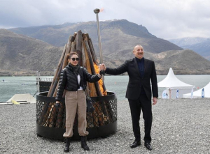 Ալիևը կնոջ հետ կրկին օկուպացված Արցախում է