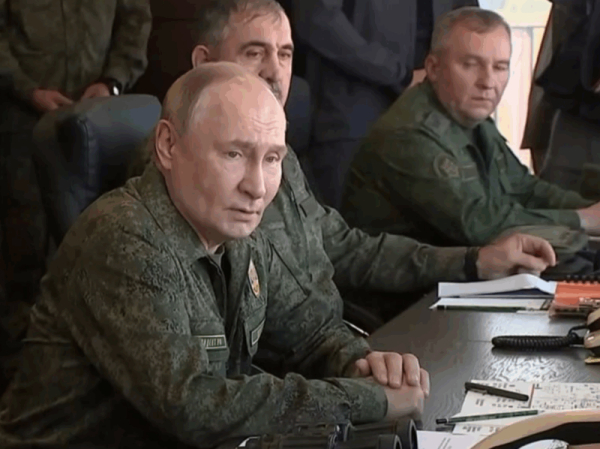 Վլադիմիր Պուտինը հետևում է «Արևմուտք-2025» զորավարժություններին