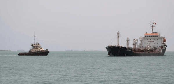 Եմենի ափերի մոտ նավ է հրետակոծվել