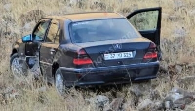 «Չայնիի» ոլորաններում բախվել են Mitsubishi-ն ու Mercedes-ը. վերջինս մոտ 100 մետր առաջ ընթանալով հայտնվել է ձորում