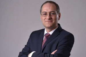 «Նա կկծի, կլացի, քացի կտա, կգոռա ու կսպառնա, որ կբողոքի վերին ատյաններ, բայց… Թեթև տարեք, դա հին իջևանյան ադաթ ա». Արման Մուսինյանը՝ Փաշինյանի մասին