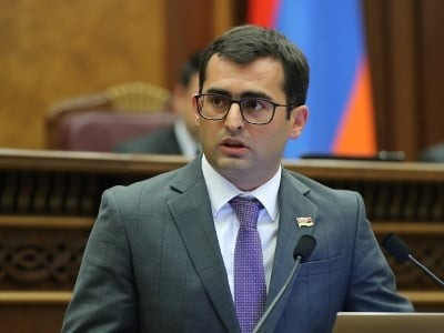Ազգային ժողովի փոխնախագահ Հակոբ Արշակյանն առաջարկում է ծխախոտի վաճառքի տարիքը 18-ի փոխարեն դարձնել 21 տարեկան