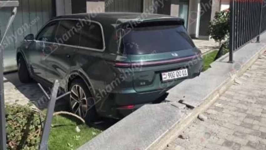 Նորք-Մարաշում էլեկտրամեքենան «Երևան Սիթի»-ի մոտ վրшերթի է ենթարկել հետիոտնին. վերջինիս հանել են մեքենայի տակից