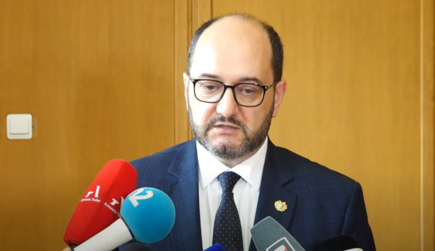 Աջապահյանին մի խորհուրդ հաստատ կարելի տալ՝ հանգիստ սթրվիր տեղդ. Արայիկ Հարությունյան