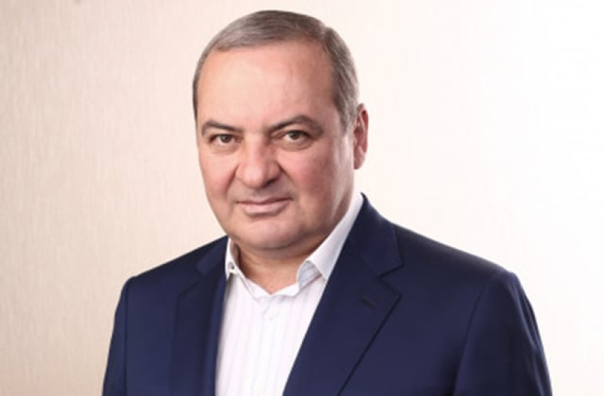 Կարեն եւ Նարեկ Կարապետյանները դուրս եկան ոստիկանության բաժնից
