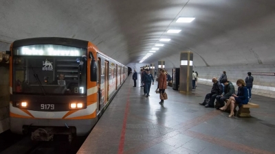 Առավոտյան մետրոյի կայարաններում լարված իրավիճակ է ստեղծվել. գնացքների երթևեկությունը կանգ է առել