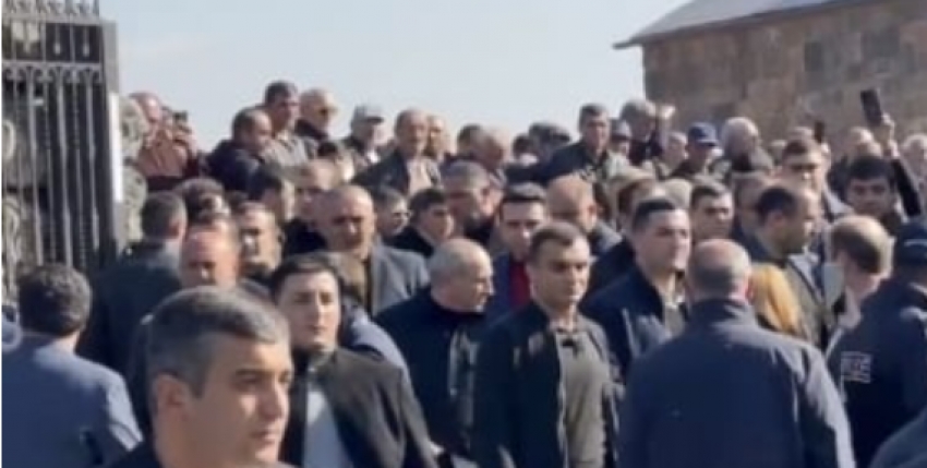 «Հալներդ կտենաք». Փաշինյանը կշտամբել է հրճված թիմակիցներին. «Իրավունք»