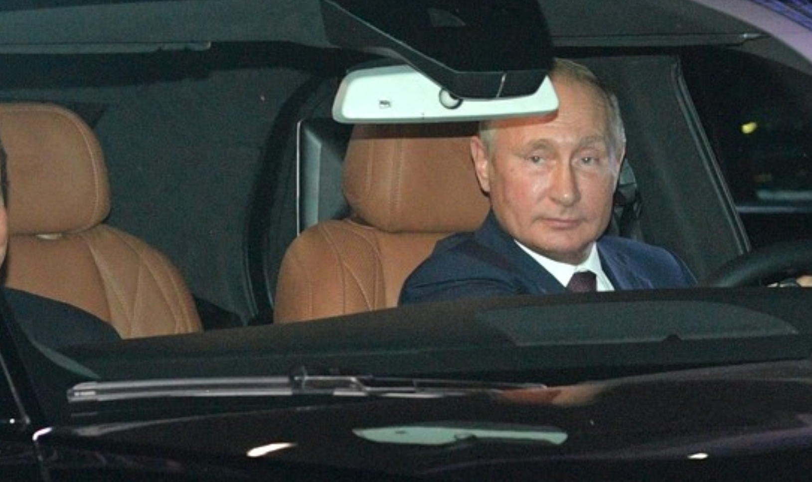 Путин за рулем Ауруса