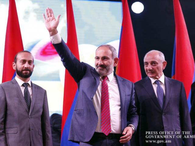 Բակո, Նիկոլ, Արարատ