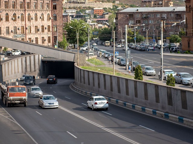 վարորդ ավտոմեքենա փողոց երթևեկություն