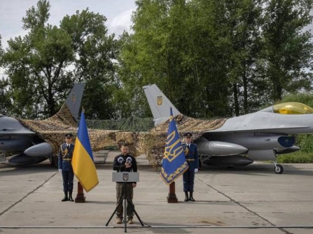 Զելենսկի F-16