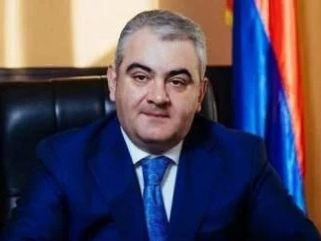 արման սահակյան