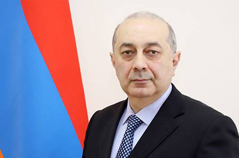 դեսպան