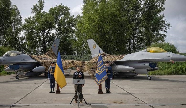 Զելենսկի F-16