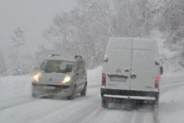 ճանապարհ ձյուն