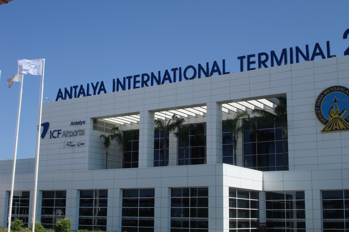 Международный аэропорт анталия. Аэропорт Анталия AYT. Аэропорт Анталия в Турции. Аэропорт Анталия 2. Аэропорт Анталия терминал 2.