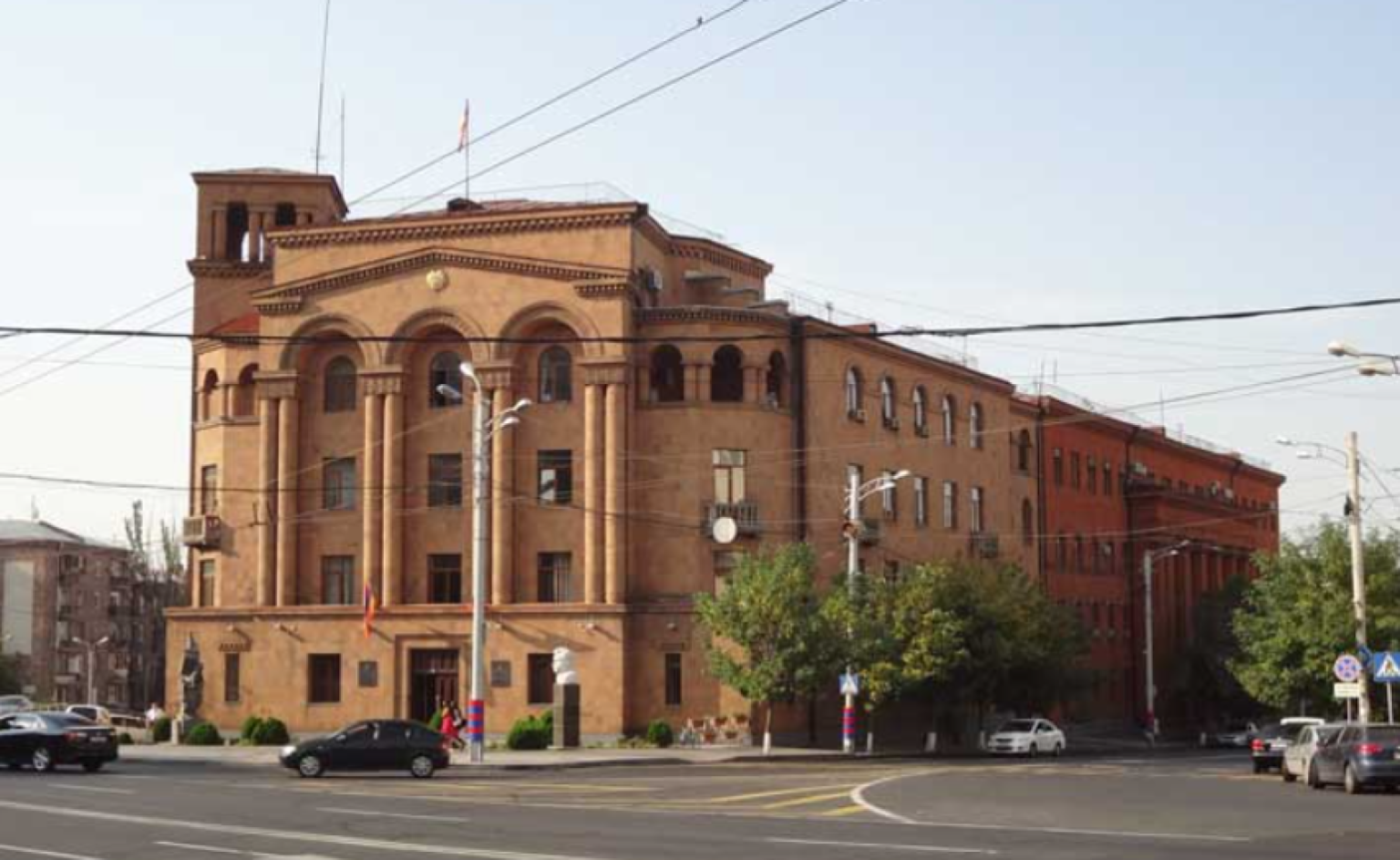Արձանագրվել է կրկնաքվեարկության 2 դեպք. ժամը 11։00-ի դրությամբ ՆԳՆ-ն ստացել է 17 ահազանգ