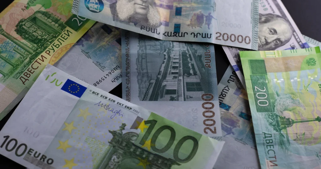 Դոլարի, ռուբլու եւ եվրոյի փոխարժեքները նվազել են