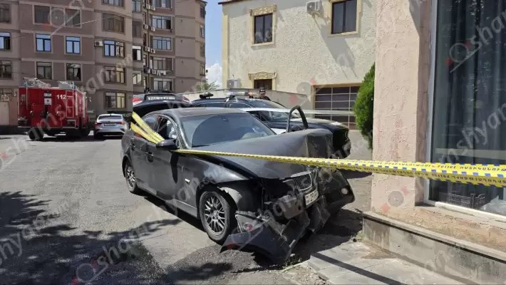 Երևանում վարորդի ինքնազգացողությունը վատացել է, նա մահացել է․ մեքենան բախվել է քարե շինությանը