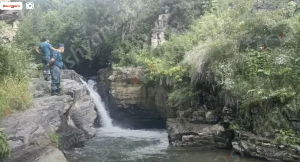 Վայոց ձորում 21-ամյա երիտասարդը ընկել է Գողթանիկի ջրվեժը և ջրահեղձ եղել. նրան որոնում են