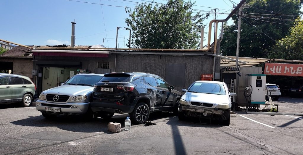 Օրը ցերեկով կրակոցներ ու դաժան ծեծ՝ Երևանի բակում