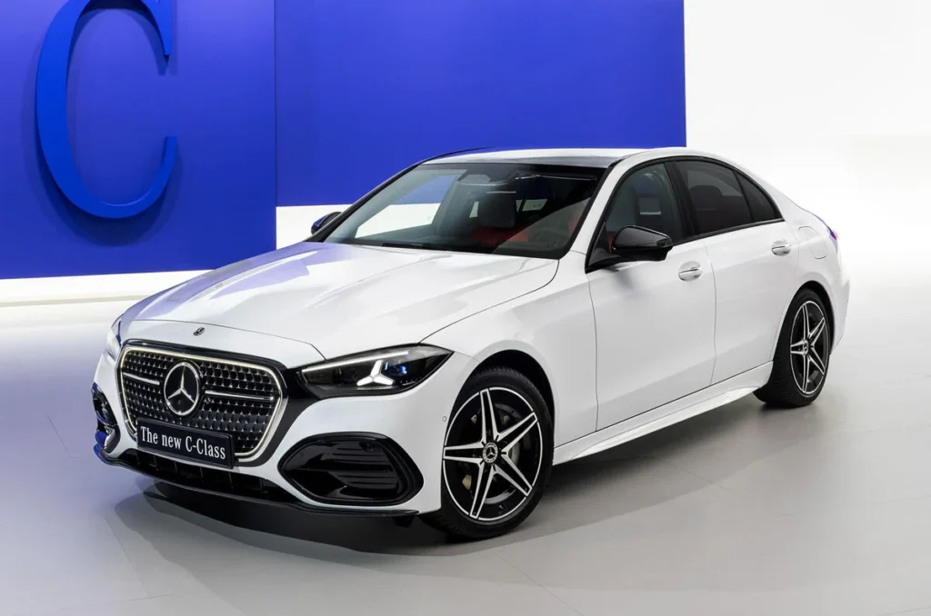 Mercedes-ը թարմացրել է C-Class-ը․ պահպանվել են բենզինային ու դիզելային շարժիչները, իսկ սրահում ավելացվել է ChatGPT