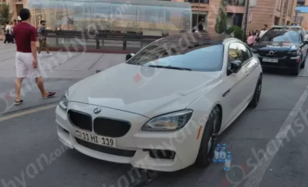 Հյուսիսային պողոտայում բախվել են «BMW»-ն ու ինքնագլորը. 15-ամյա տղան տեղափոխել է հիվանդանոց