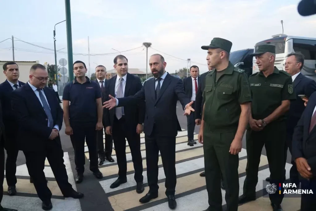 ԱԳՆ ղեկավար կազմը դեսպանների հետ այցելել է Հայաստան-Թուրքիա սահմանի «Մարգարա» անցակետ