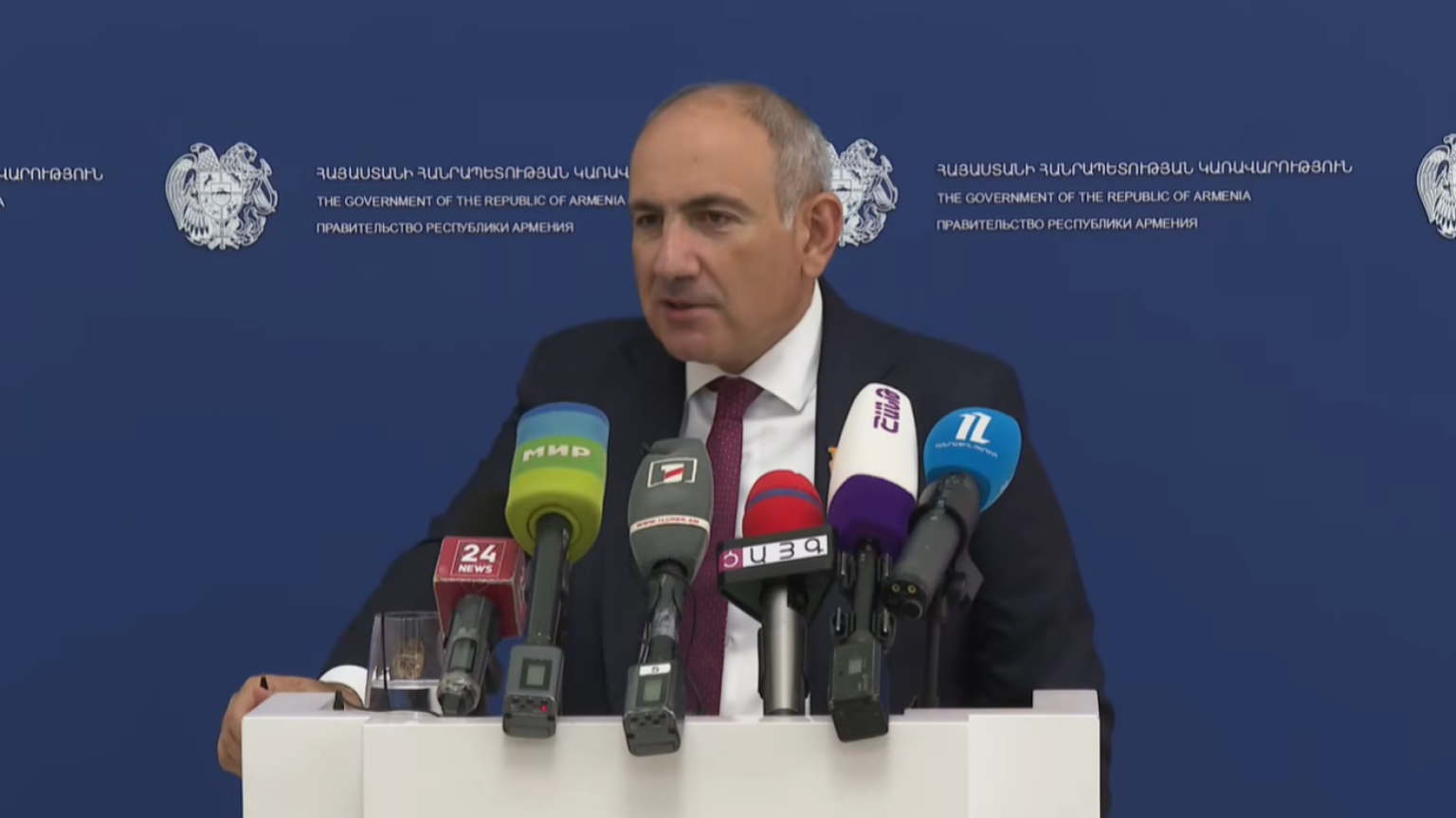 Իսկ ո՞վ է ասել, որ բոլորը պարտադիր ինչ-որ տեղ գնում են. կարող է երրորդ նախաձեռնություն էլ լինել՝ ո՛չ ԵԱՏՄ, ո՛չ ԵՄ. Փաշինյան