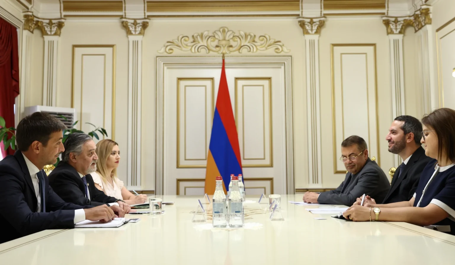 Ռուբեն Ռուբինյանն ու Արգենտինայի դեսպանը քննարկել են երկու երկրի միջև տնտեսական կապերի զարգացման հարցերը